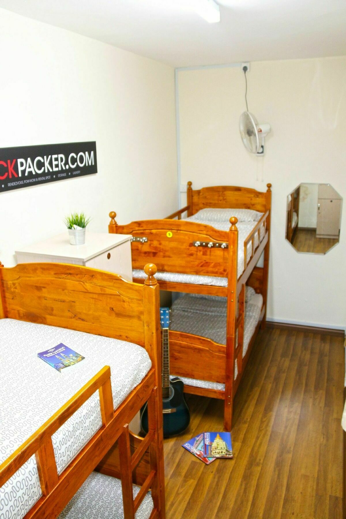 Klbackpacker.Com Hostel Куала Лумпур Екстериор снимка